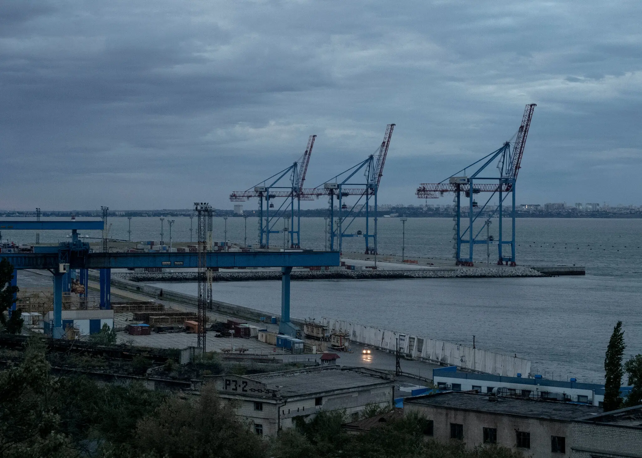 Удар по танкеру біля Новоросійська оголив новий ризик для нафтового експорту Чорного моря